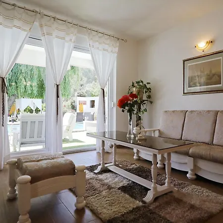 Mirakul Apartament *