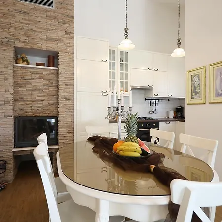 Mirakul Apartament *
