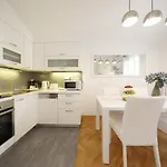 Apartment Mirakul *