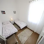 Mirakul Apartment *